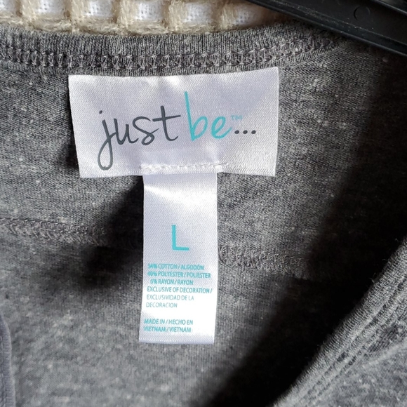 $4 bundle sale Top - Picture 2 of 3